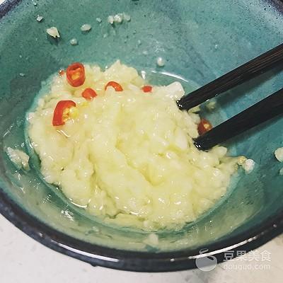 蒜蓉基围虾的做法，蒜蓉基围虾的家常做法怎样做（简单超方便#西王鲜味道#）