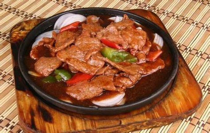 蒙古肉是什么肉，蒙古肉是什么肉做的?为啥那么便宜（太过分这猪都死了还落一个牛的名）