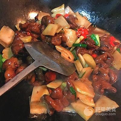 酸菜大肠的做法，酸菜大肠的做法步骤（酸菜炒肥肠的做法）