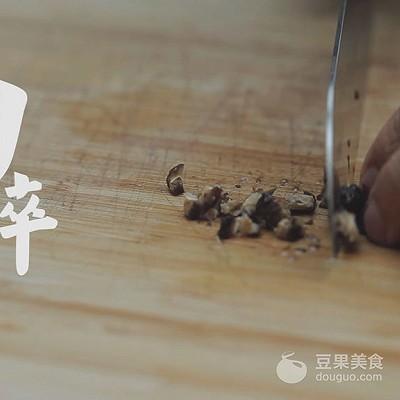 炖猪心汤的做法，炖猪心汤的做法和功效（猪心汤——汤店的做法）