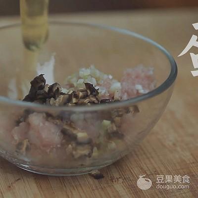 炖猪心汤的做法，炖猪心汤的做法和功效（猪心汤——汤店的做法）