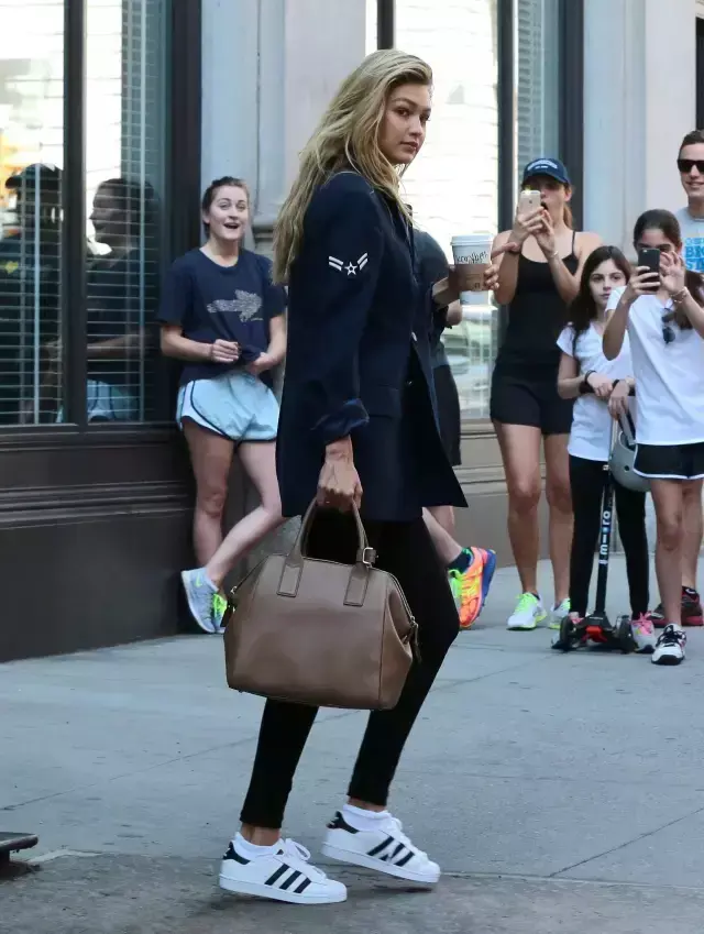 小象钱包打联系人吗，小象钱包打款到哪里（这些包包界的“当红炸子鸡”）