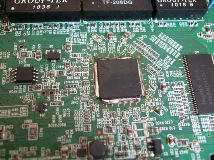 路由器维修，路由器维修方法图解（被雷击坏脑子的WR840N无线路由维修）