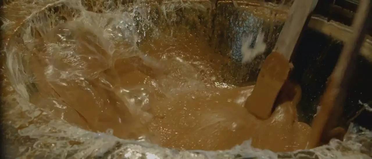 糖瓜是什么做的，糖瓜是用什么糖做的（二十三糖瓜粘，传统糖瓜简单做）