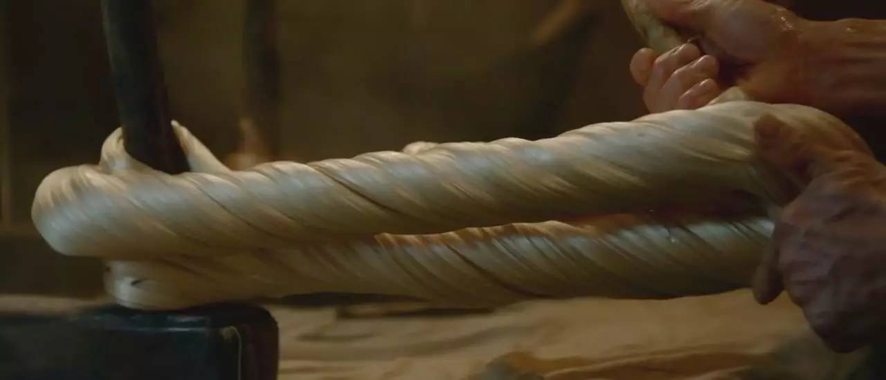 糖瓜是什么做的，糖瓜是用什么糖做的（二十三糖瓜粘，传统糖瓜简单做）