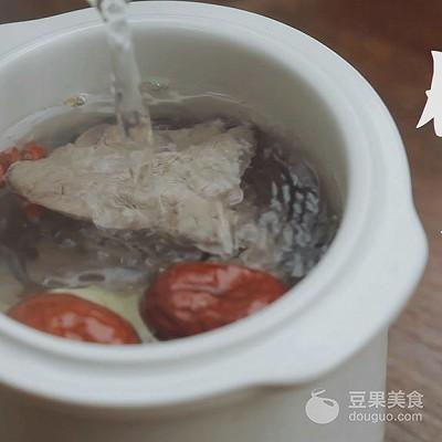 炖猪心汤的做法，炖猪心汤的做法和功效（猪心汤——汤店的做法）