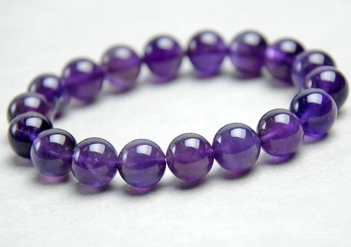 紫水晶的作用，紫水晶洞的风水作用以及摆放（紫水晶的功效与作用）