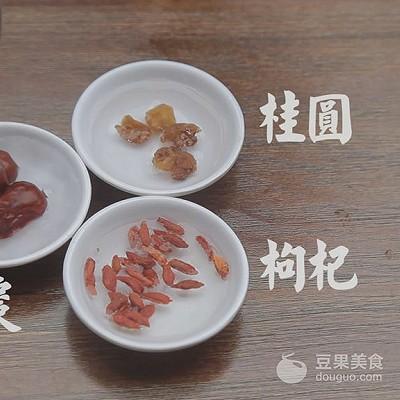 炖猪心汤的做法，炖猪心汤的做法和功效（猪心汤——汤店的做法）