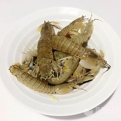 皮皮虾怎么吃做，皮皮虾怎做好吃（清蒸皮皮虾的做法）