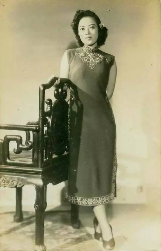 夜来香歌词邓丽君经典歌曲，邓丽君 夜来香歌曲（两首夜来香）