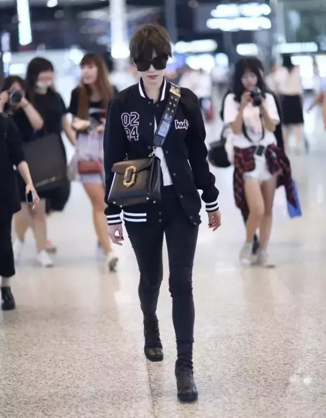 小象钱包打联系人吗，小象钱包打款到哪里（这些包包界的“当红炸子鸡”）