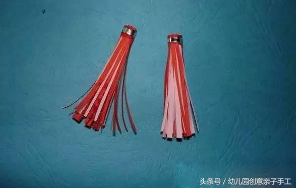 元旦贺卡怎么做，元旦贺卡怎么做立体（用牛奶盒、卡片、纸杯做的灯笼很有新年气氛）