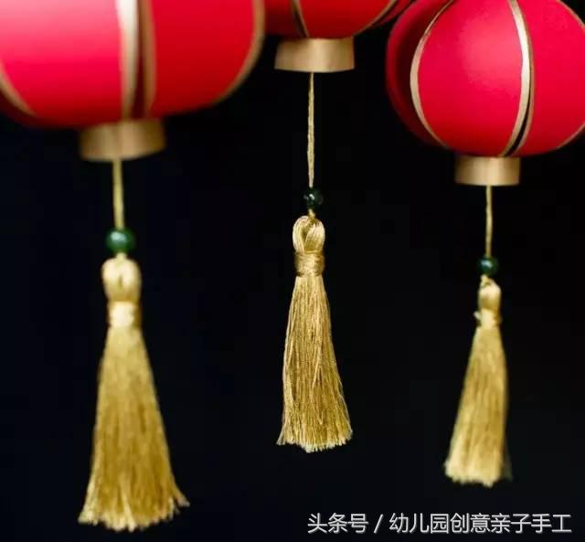 元旦贺卡怎么做，元旦贺卡怎么做立体（用牛奶盒、卡片、纸杯做的灯笼很有新年气氛）