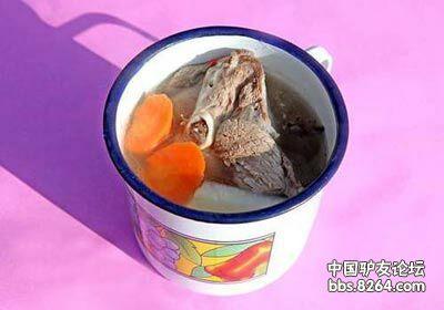 围着火炉吃西瓜是什么地方，早穿棉袄午穿纱围着火炉吃西瓜是描述哪个地区（大新疆传奇般的冬季攒劲儿美食）