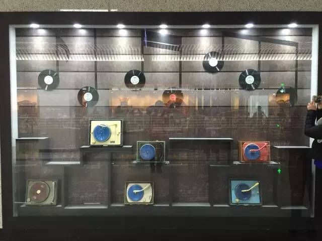 武胜路花鸟市场，武汉最大的花鸟市场在哪（927记者喊你体验地铁6号线武胜路、大智路、琴台站）