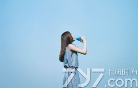 欧舒丹蜡菊系列适合什么年龄，欧舒丹蜡菊赋颜御龄系列（又一款保湿滋润的人气眼霜）