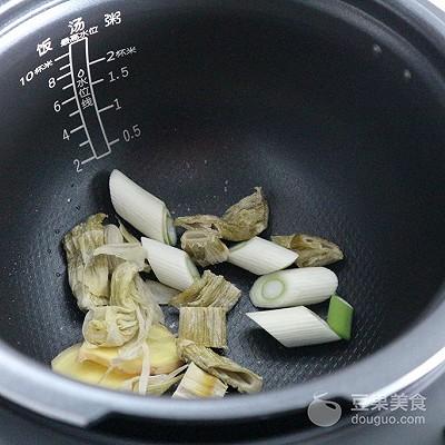 冬瓜排骨汤的做法，玉米冬瓜排骨汤的做法（#苏泊尔鲜煮唯快#冬瓜排骨汤）