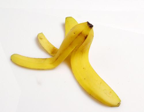 芝麻花治瘊子的使用方法，寻常疣的各种偏方汇总（专家告诉你香蕉皮真的能治瘊子吗）