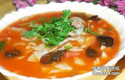 围着火炉吃西瓜是什么地方，早穿棉袄午穿纱围着火炉吃西瓜是描述哪个地区（大新疆传奇般的冬季攒劲儿美食）