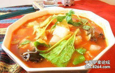 围着火炉吃西瓜是什么地方，早穿棉袄午穿纱围着火炉吃西瓜是描述哪个地区（大新疆传奇般的冬季攒劲儿美食）