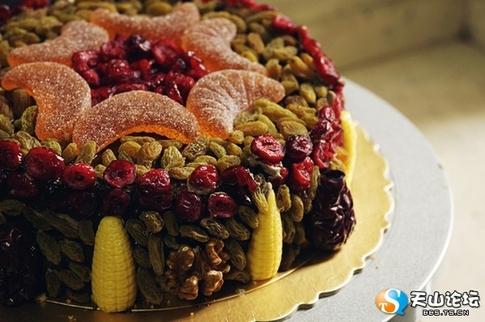 围着火炉吃西瓜是什么地方，早穿棉袄午穿纱围着火炉吃西瓜是描述哪个地区（大新疆传奇般的冬季攒劲儿美食）