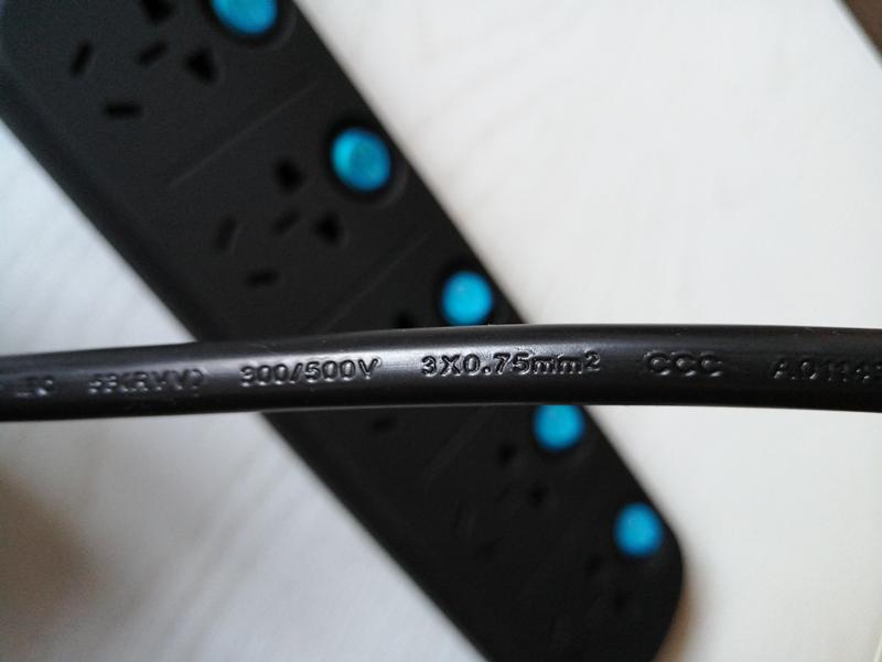 带漏电保护的插座品牌有哪些，带漏电保护插座什么牌子的好（所以安全——飞利浦智能防漏电插排体验）