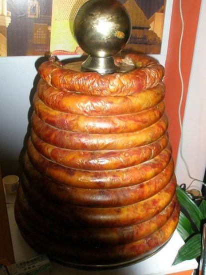 围着火炉吃西瓜是什么地方，早穿棉袄午穿纱围着火炉吃西瓜是描述哪个地区（大新疆传奇般的冬季攒劲儿美食）