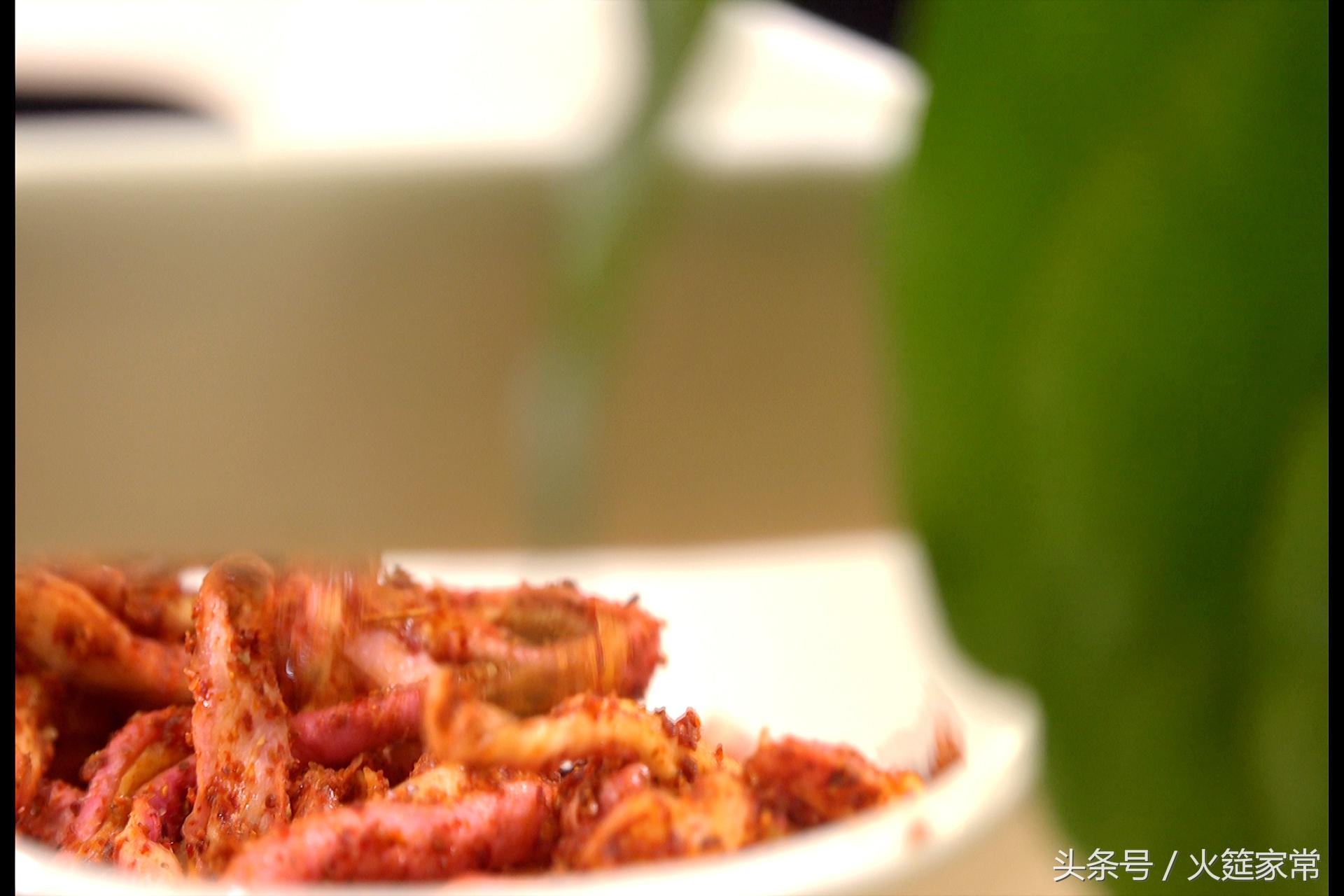 香辣萝卜丝做法步骤，几毛钱一斤的小菜腌制成麻辣萝卜干就是大生意