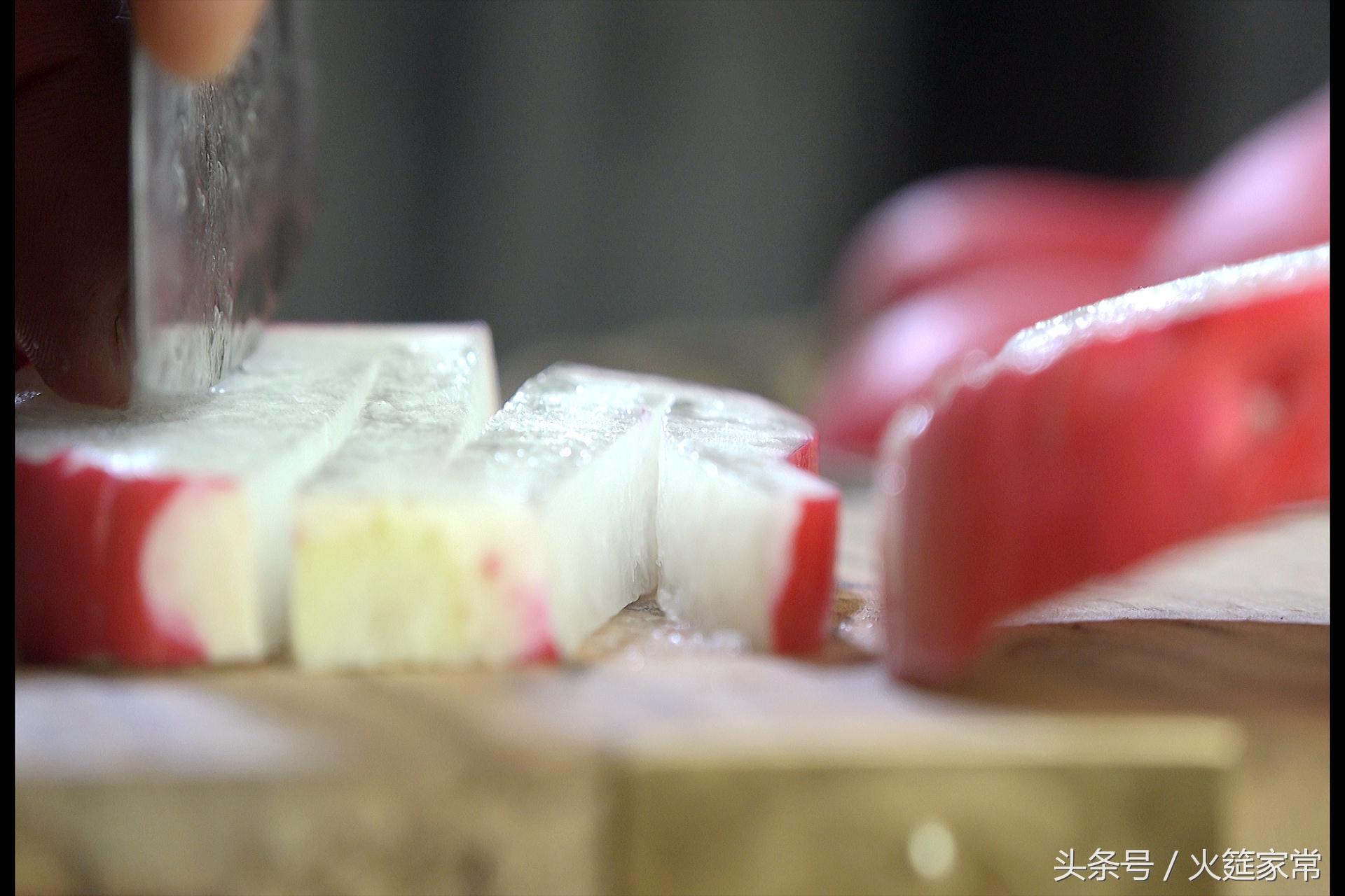 香辣萝卜丝做法步骤，几毛钱一斤的小菜腌制成麻辣萝卜干就是大生意