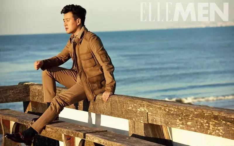 男生拍照姿势大全，男生拍照姿势大全 超级简单（男生拍照姿势小技巧）