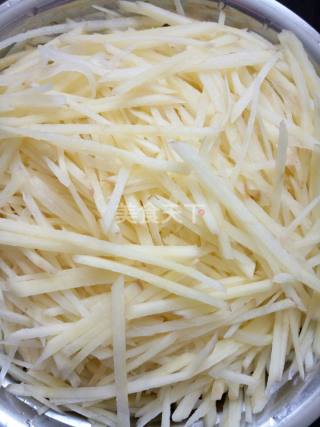 陕北洋芋擦擦怎么做，陕北蒸洋芋擦擦标准流程（洋芋<土豆>擦擦）