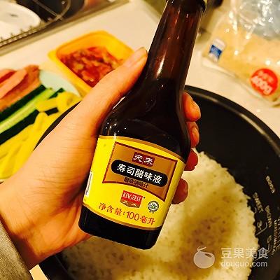 简单家常寿司的做法，寿司家常做法大全（家常寿司的做法）