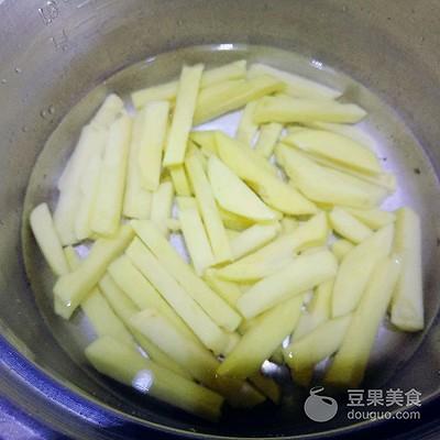 薯条怎样做法，薯条做法简单（健康烤薯条的做法）