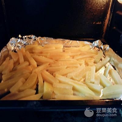 薯条怎样做法，薯条做法简单（健康烤薯条的做法）