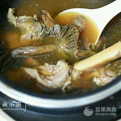 红菇汤的窍门，红菇汤怎么做好喝（以形补形/羊腿骨红菇汤）