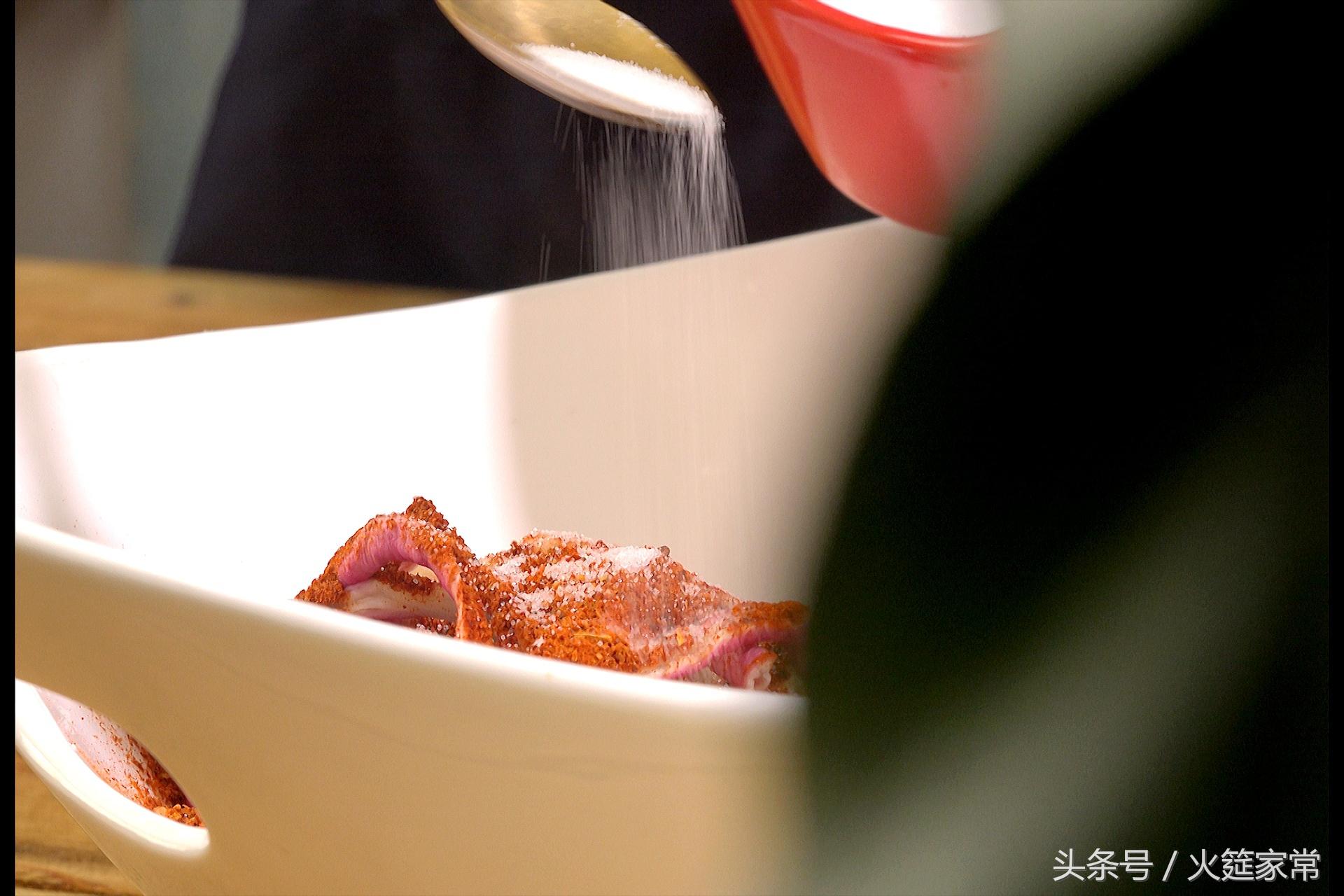 香辣萝卜丝做法步骤，几毛钱一斤的小菜腌制成麻辣萝卜干就是大生意