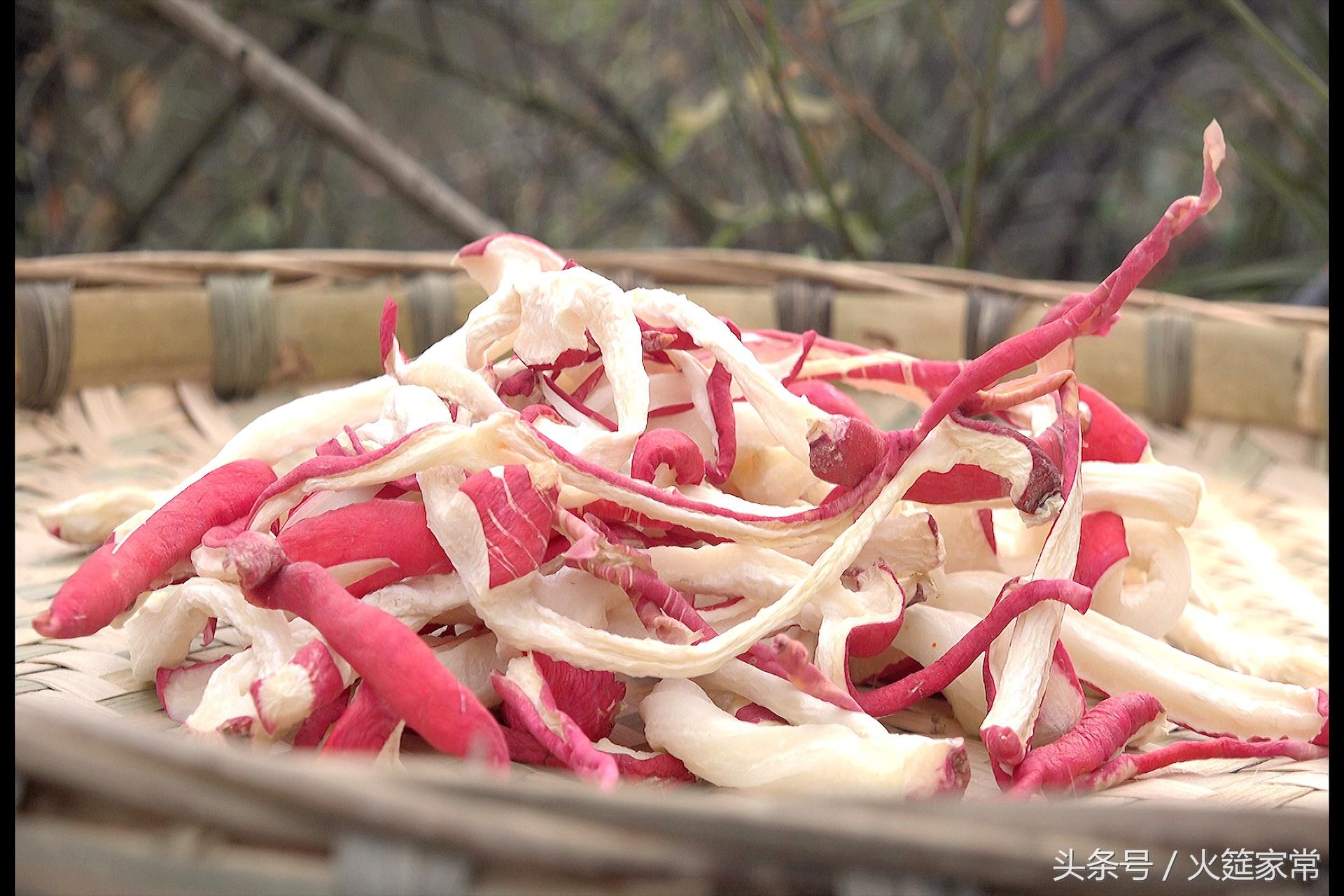 香辣萝卜丝做法步骤，几毛钱一斤的小菜腌制成麻辣萝卜干就是大生意