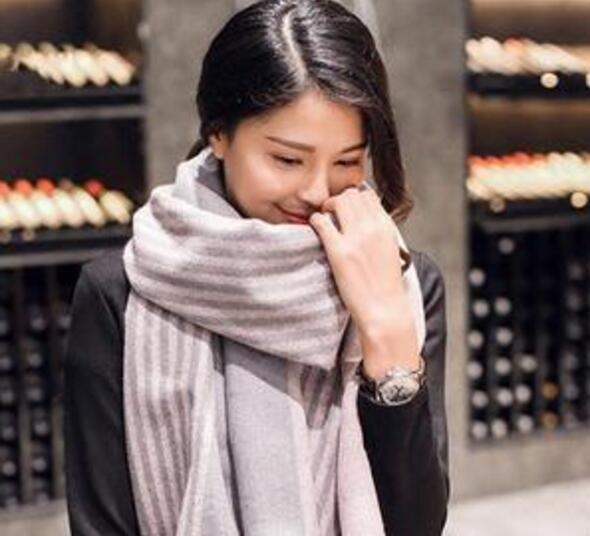 平安夜送什么礼物给女朋友，平安夜送什么礼物女朋友最好（适合送女朋友的十大礼物）