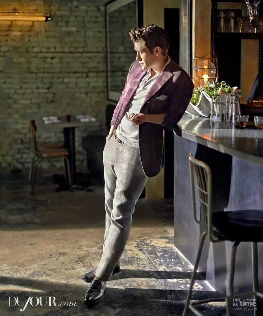 男生拍照姿势大全，男生拍照姿势大全 超级简单（男生拍照姿势小技巧）