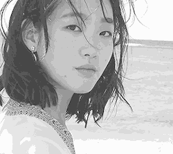 单眼皮女生的句子，单眼皮的赞美的句子（周冬雨蜜汁撞脸鬼怪新娘）