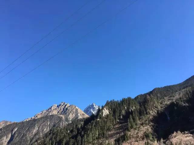 毕棚沟二月份天气冷吗，毕棚沟二月份天气冷吗多少度（滑雪、泡温泉、打雪仗一个地方就搞定）