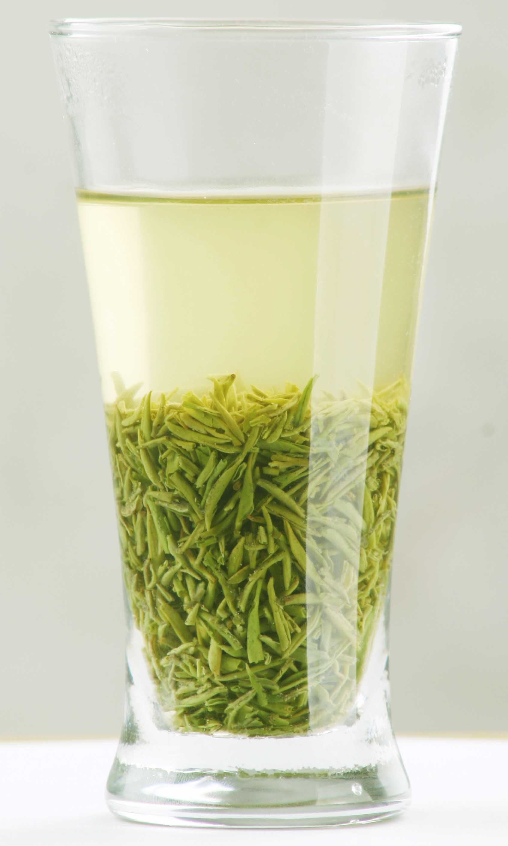 毛尖的功效与作用,湿气重最怕三种茶(信阳毛尖价格一斤多少钱)