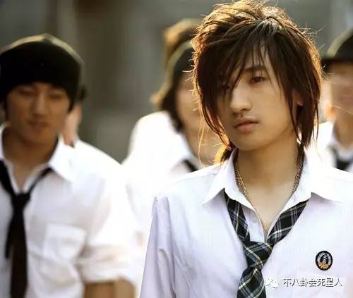 后弦的女友谁知道，后弦的女友谁知道是谁（被誉为“小周杰伦”）