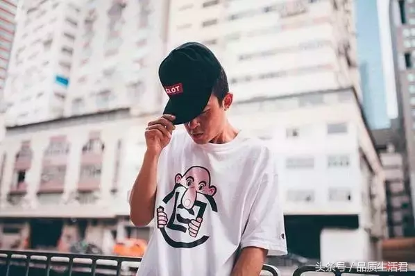 champion美版和日版有什么区别，如何区别Champion日版还是美版（为什么一件90年代风格的Champion）