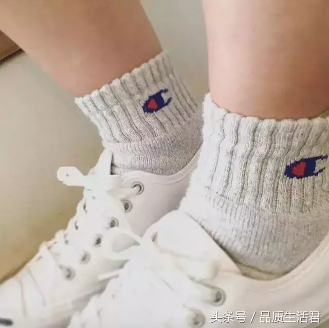 champion美版和日版有什么区别，如何区别Champion日版还是美版（为什么一件90年代风格的Champion）