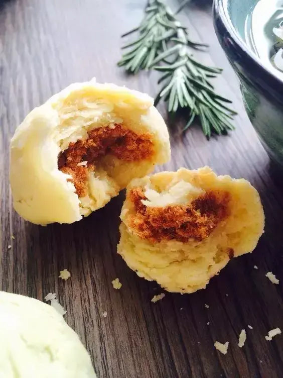 怎么鉴定肉松饼，肉松饼长什么样（好吃的肉松饼自己来做）