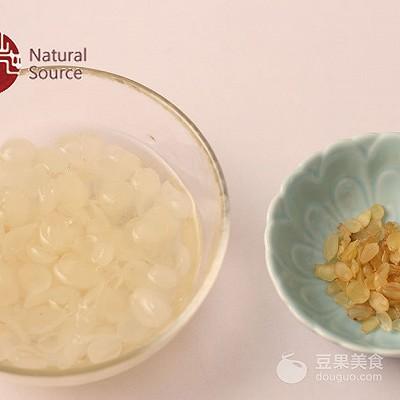 桃胶放了牛奶可以第二天吃吗，桃胶放了牛奶可以第二天吃吗宝宝（皂角米桃胶红枣炖奶）