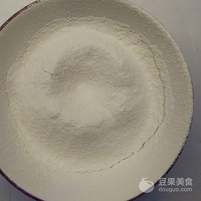 小鸡头饰的做法，小鸡头饰怎么制作（新年食谱——憨态可掬的小鸡烧果子）