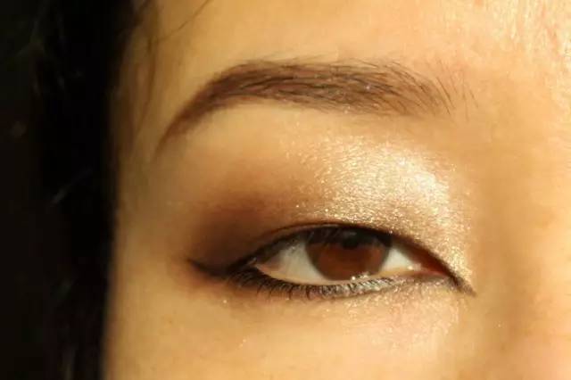 单眼皮女生的句子，单眼皮的赞美的句子（周冬雨蜜汁撞脸鬼怪新娘）