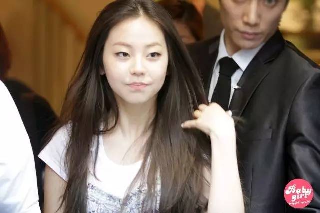 单眼皮女生的句子，单眼皮的赞美的句子（周冬雨蜜汁撞脸鬼怪新娘）